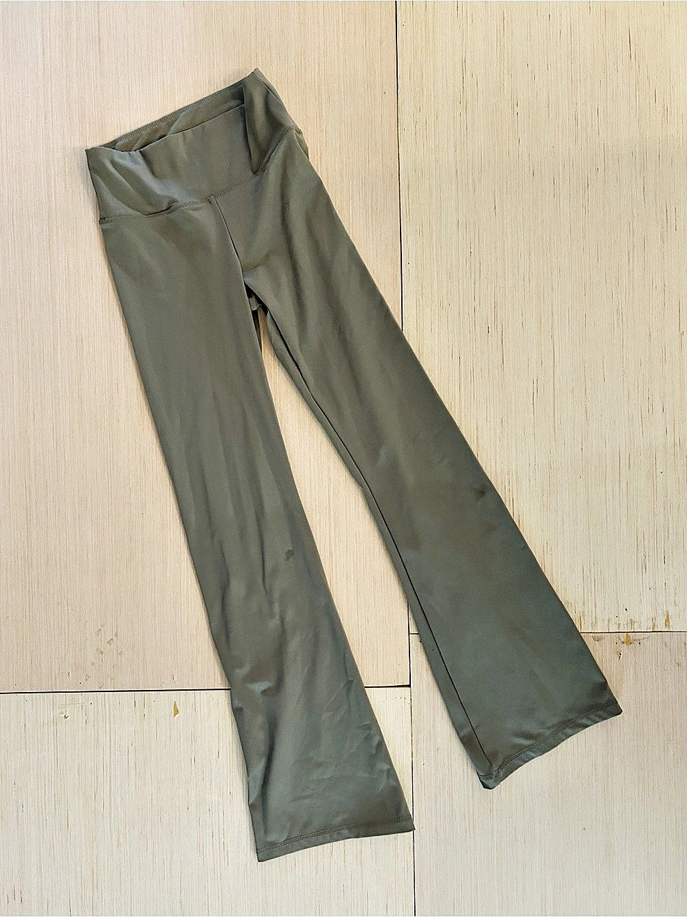 American Eagle The Everything Flare Legging Green